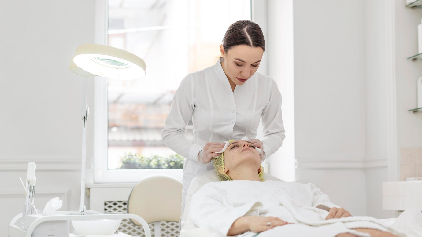 woman-beauty-clinic-face-treatment_23-2148878935