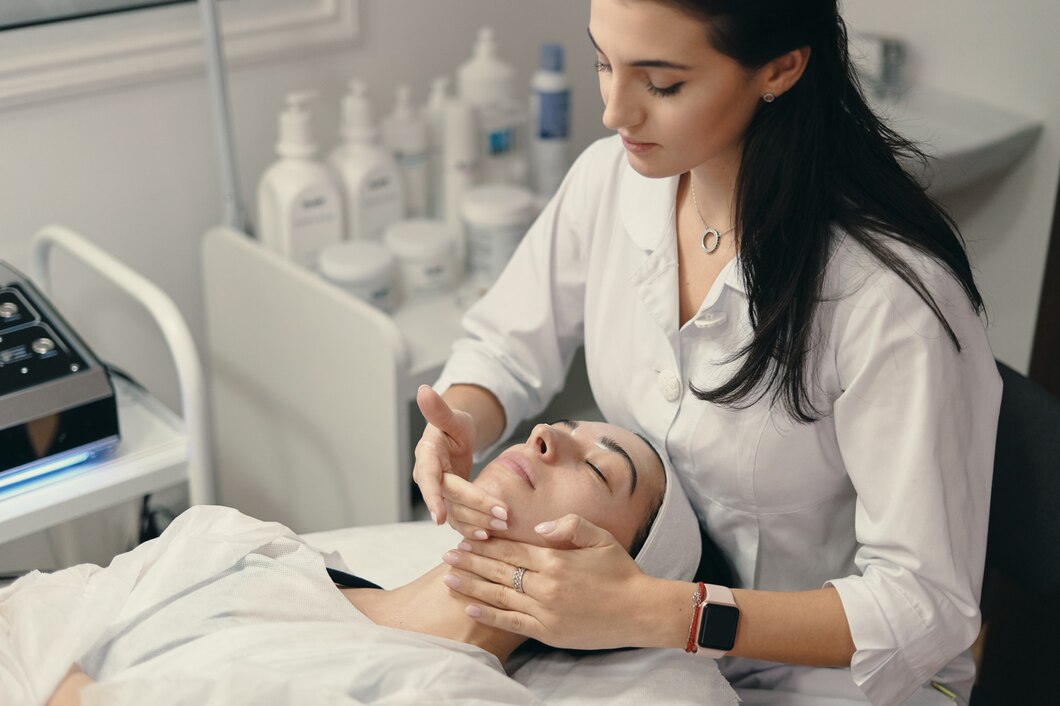 young-woman-lies-with-closed-eyes-cosmetologist-making-procedure_158595-4612 Botox vs Xeomin vs Dysport: How to Choose the Right Neurotoxin for Your Goals